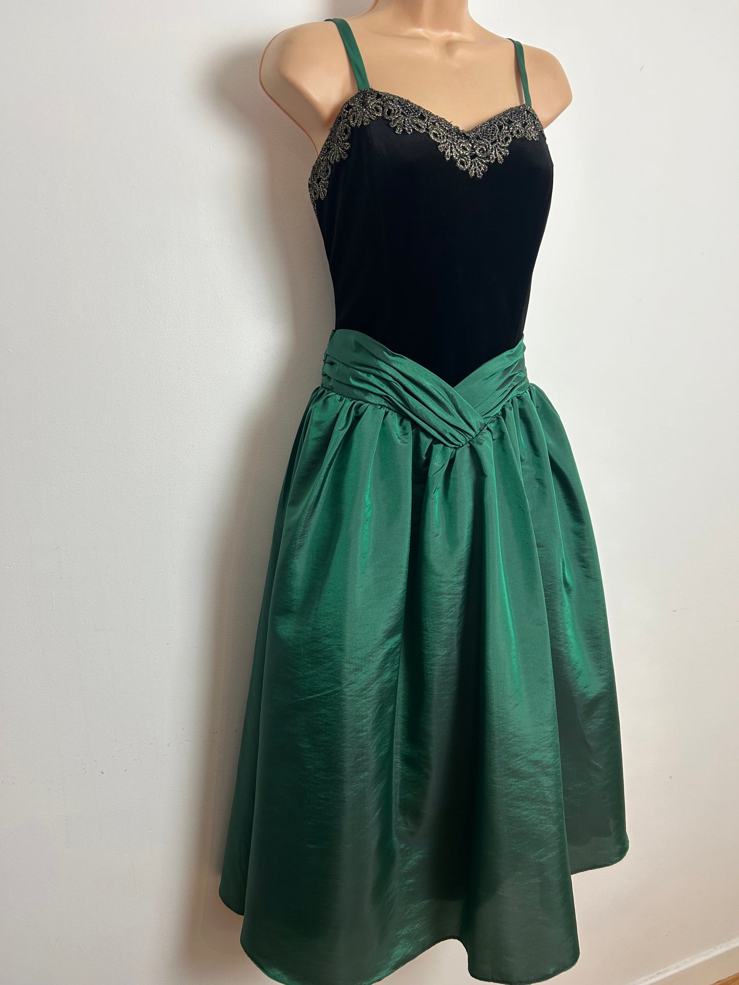 Vintage 1980s Size 12 Black & Dark Green Velvet & Satin Taffeta Braid Trim Xmas Party Dress
