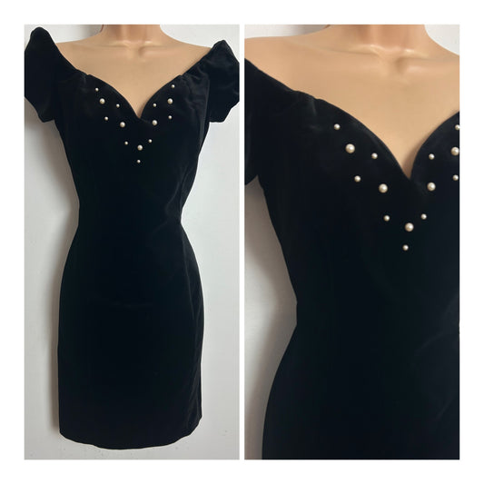 Vintage 1980s DOROTHY PERKINS Size 10 Black Velvet Pearl Bead Embellished Wiggle Cocktail Little Black Dress