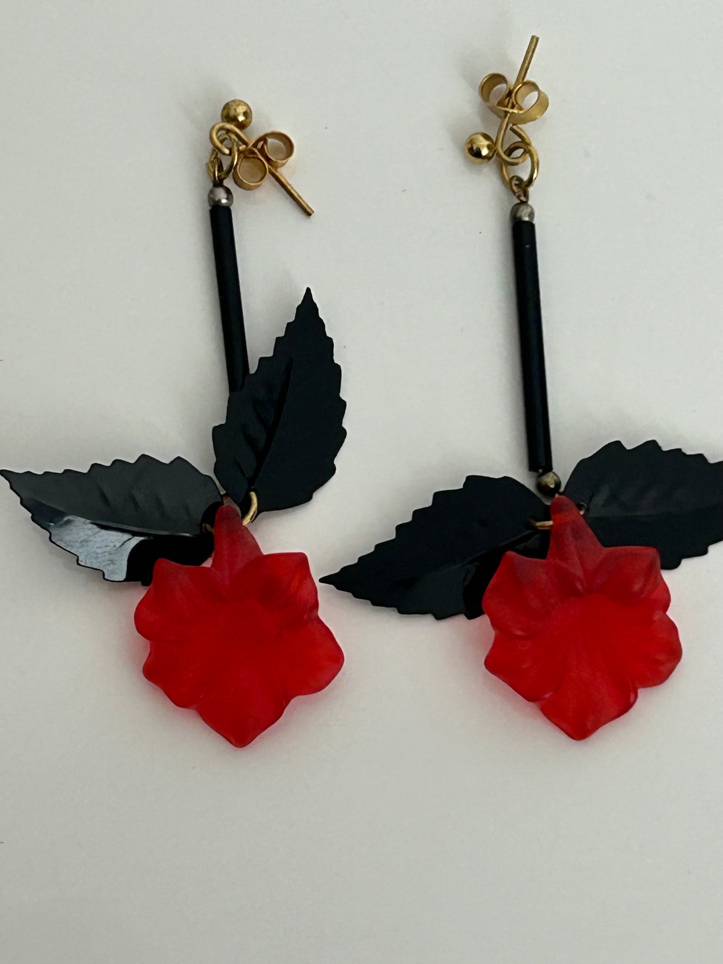 Vintage Black & Red Flower & Leaf Long Barrel Bead Drop Earrings