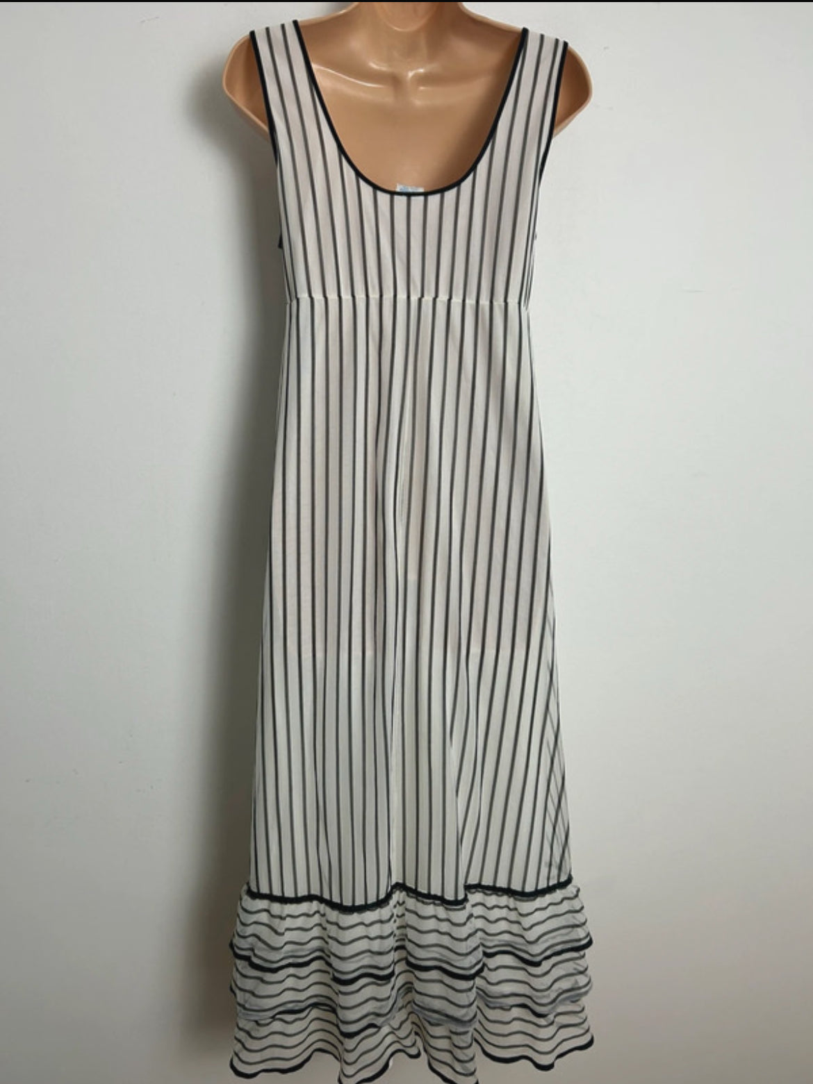 Vintage 1970s Size 10 ST MICHAEL White & Black Stripe Print Sleeveless Nylon Maxi Dress