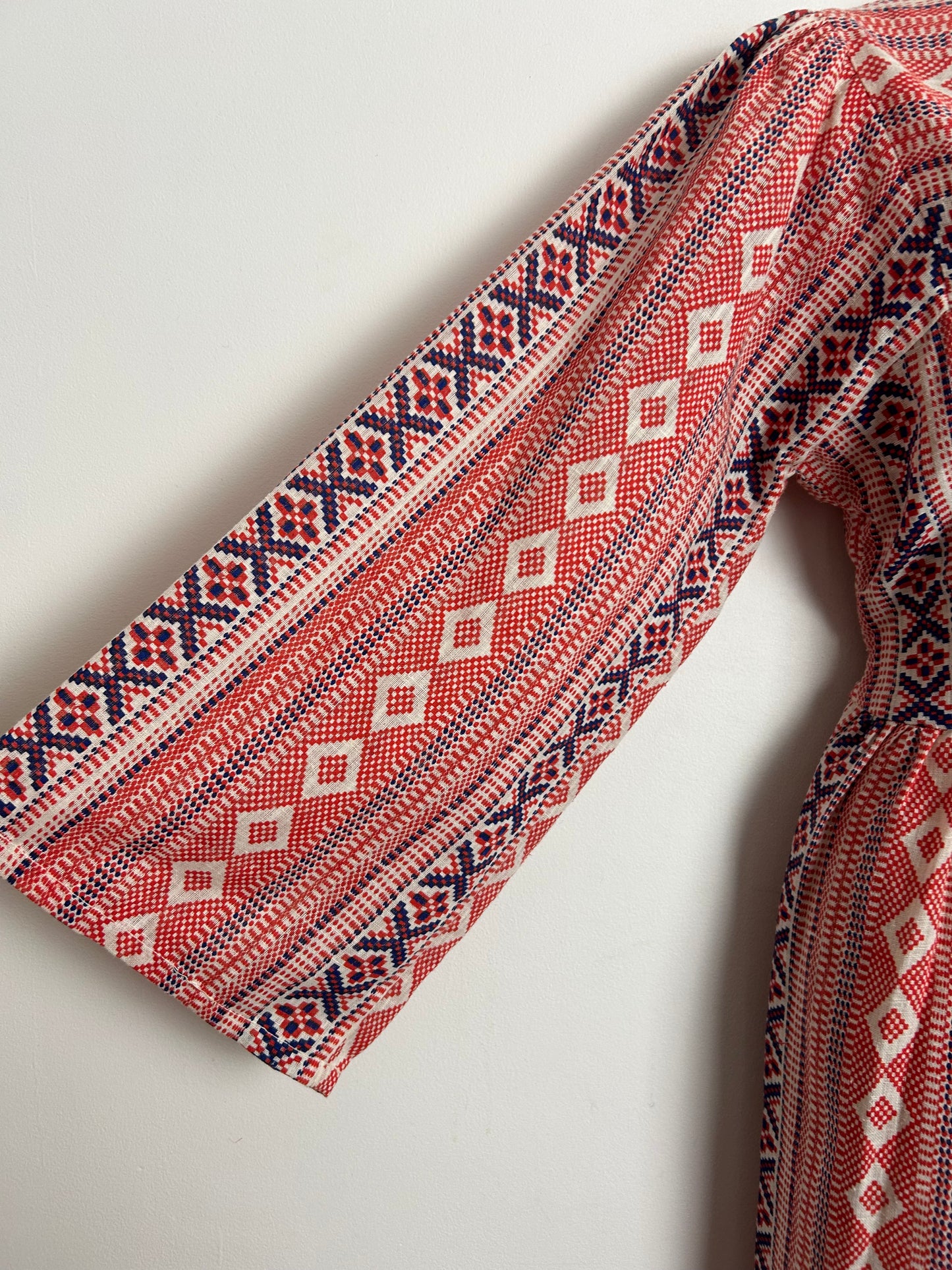 Vintage 1970s Size 8 Red White & Blue Abstract Print Cotton Mix Notch Neck Maxi Dress