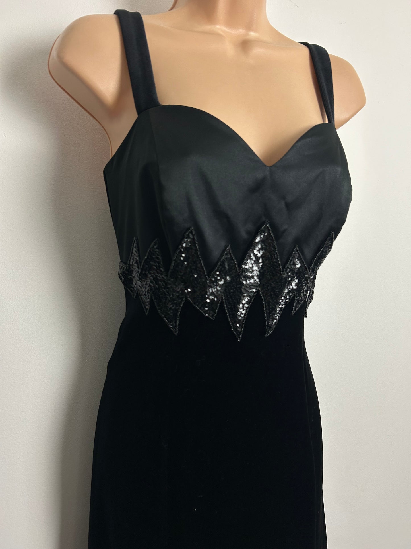Vintage Early 1980s VERA MONT FRANCE Size 10-12 Black Velvet Sequin & Bead Embellished Occasion Evening Maxi Dress