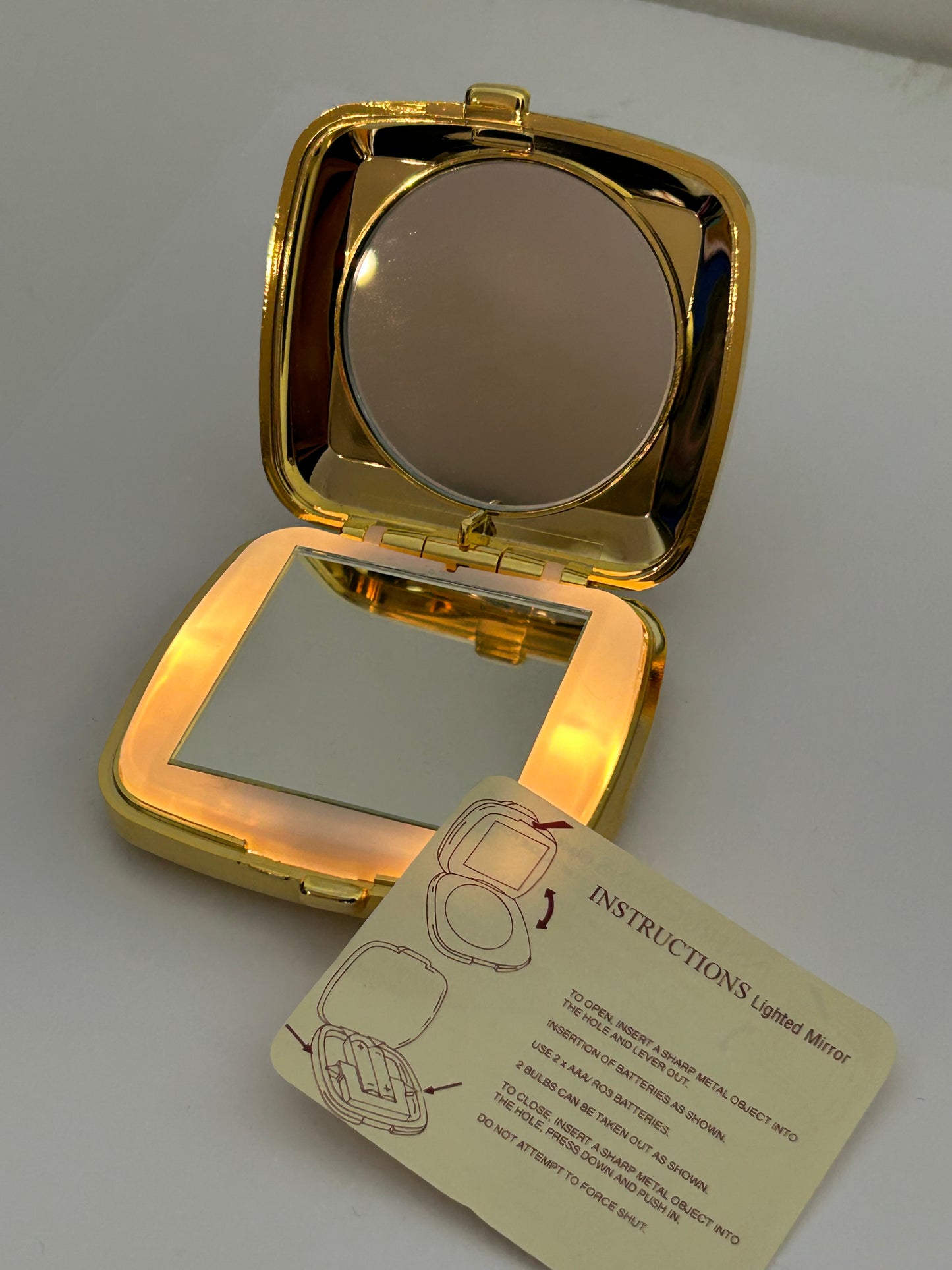 Vintage Gold Tone Ridged Detail Illuminated Pocket Mirror VGC