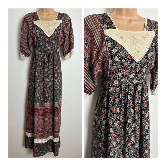 Vintage 1970s Up To Size 10 Black Red & Beige Floral Paisley Lace Trim Boho Maxi Dress