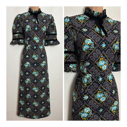 Vintage 1970s KEYNOTE UK Size 8 Black Lilac & Turquoise Floral Print Cotton Prairie Boho Maxi Dress