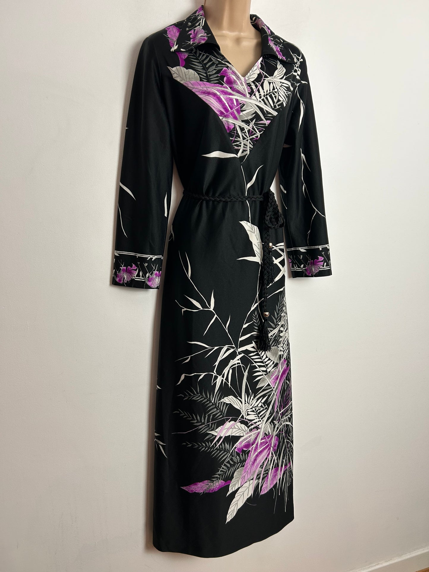 Vintage 1970s UK Size 14-16 Black Pink White & Grey Leaf Print Long Sleeve Belted Dress