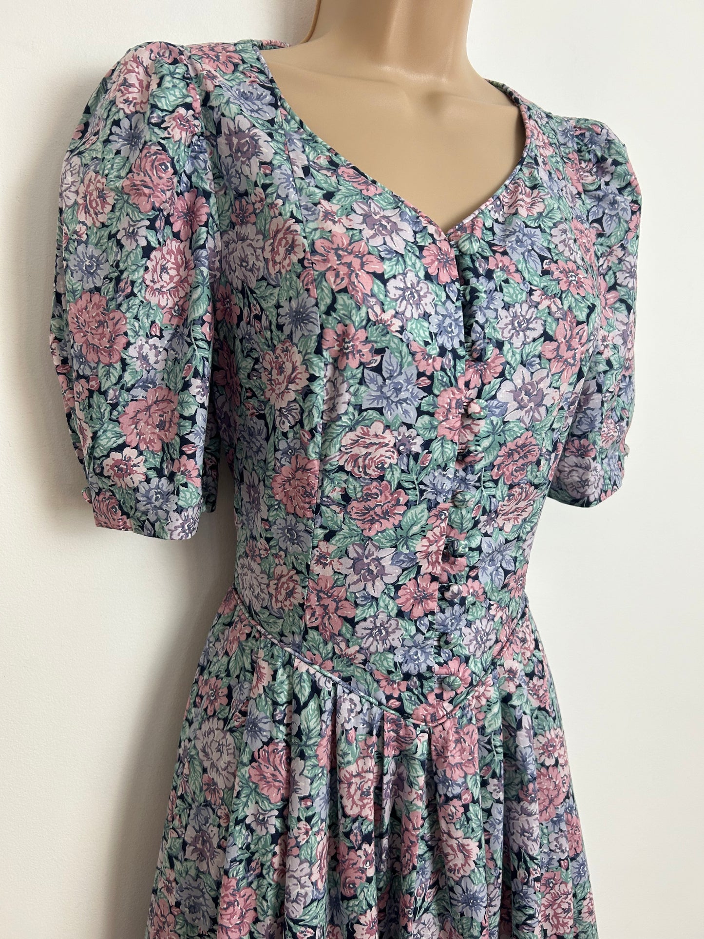 Vintage 80s LAURA ASHLEY Size 8 (12 On Label) Blue Pink & Green Floral Tea Dress