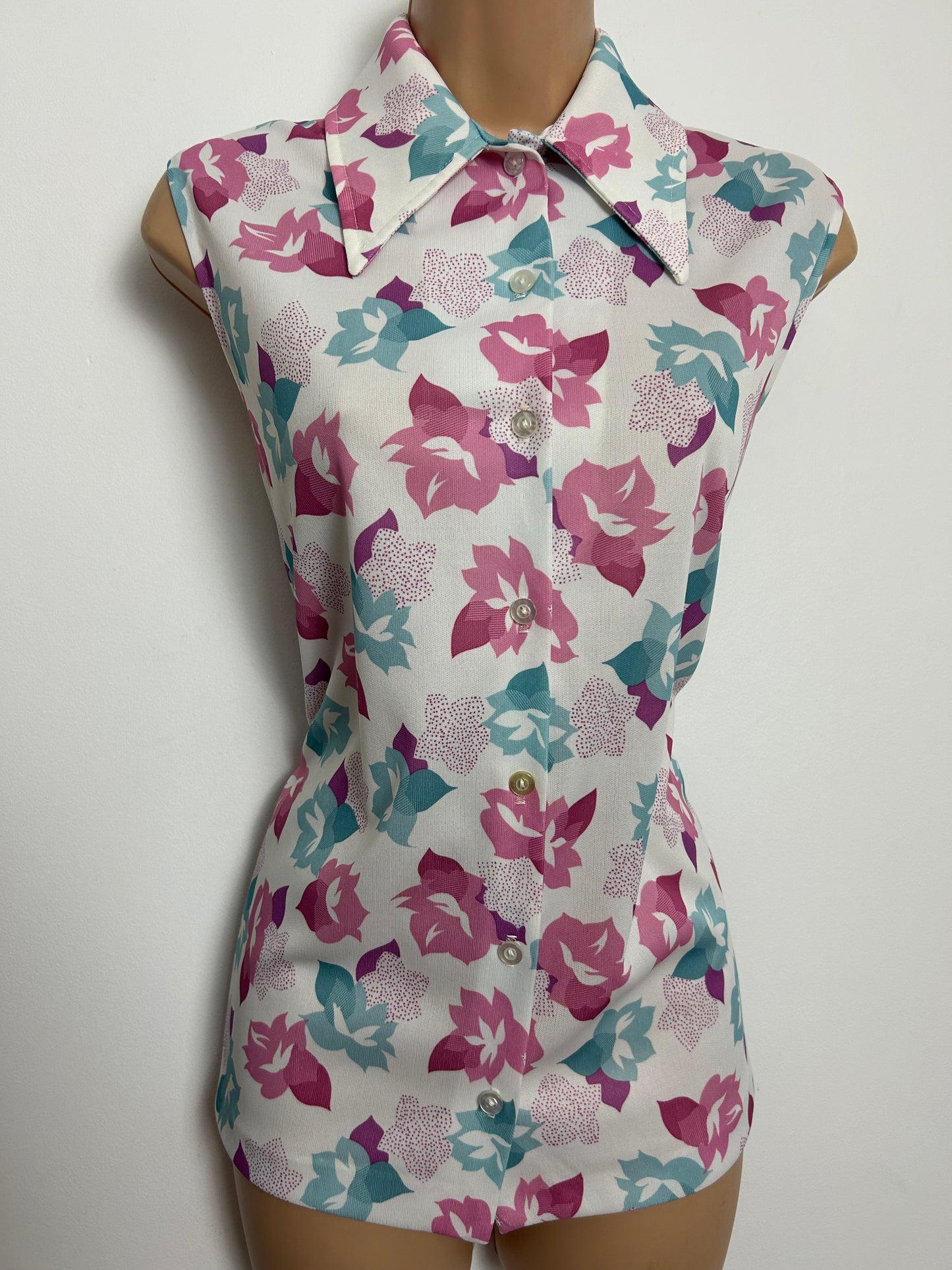 Vintage 1970s SEARS Size 14 White Pink & Blue Leaf Print Sleeveless Dagger Collar Shirt