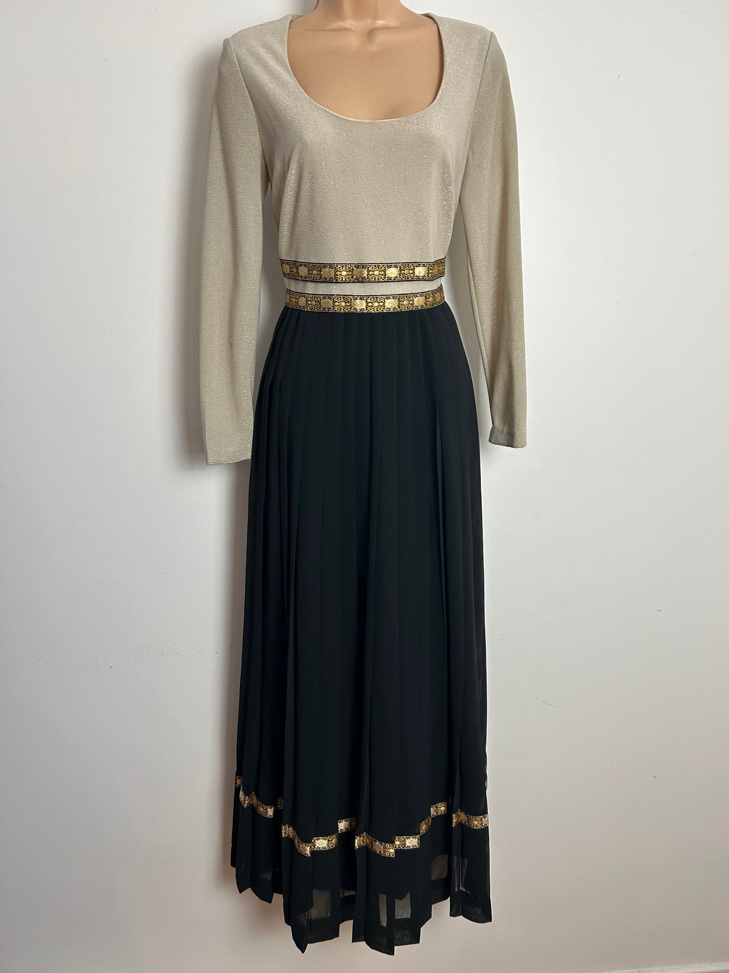Vintage Late 1960s Early 1970s JEAN ALLEN Size 8-10 Pale Gold & Black Lurex Pleated Occasion Maxi Dress