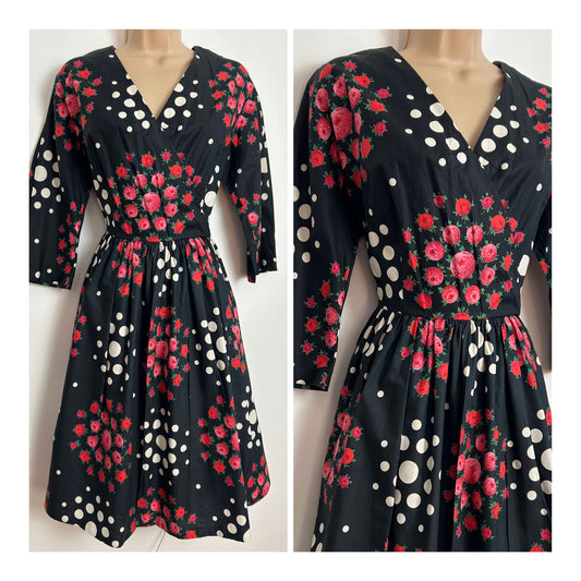 Vintage 1950s Size 10 Black Red & White Floral & Polka Dot Print Cotton Pleated Dress