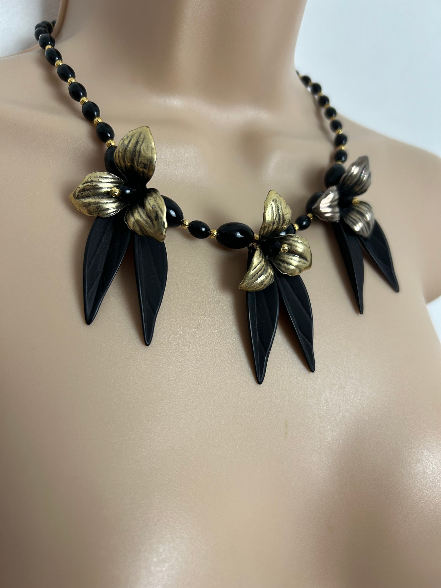 Vintage Black & Gold Colour Three Flowers Beaded Choker Style Necklace