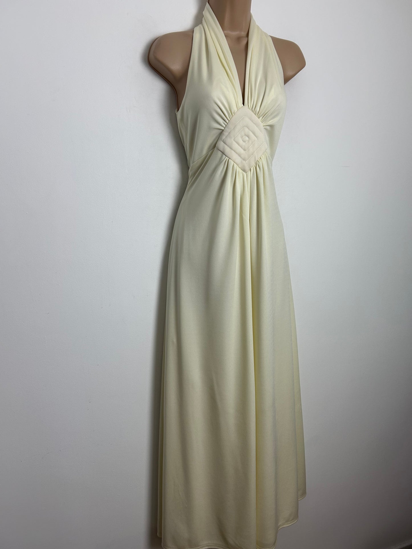 Vintage 1970s Size 6 Beautiful Cream Diamond Stitch Detail Halterneck Empire Line Summer Occasion Maxi Dress