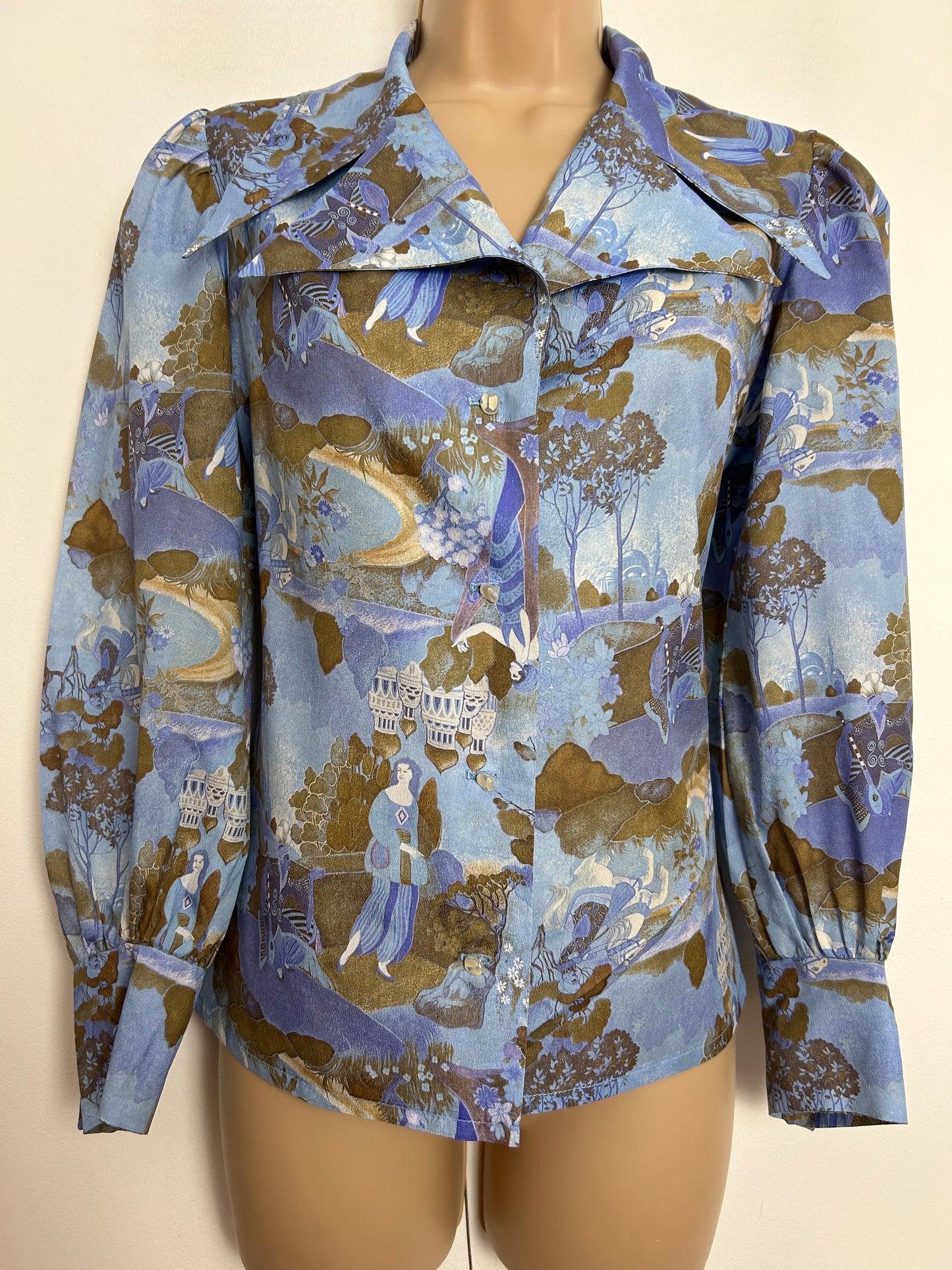 Vintage 1970s UK Size 8-10 Blue & Brown Persian Garden Scenes Novelty Print Double Collar Shirt