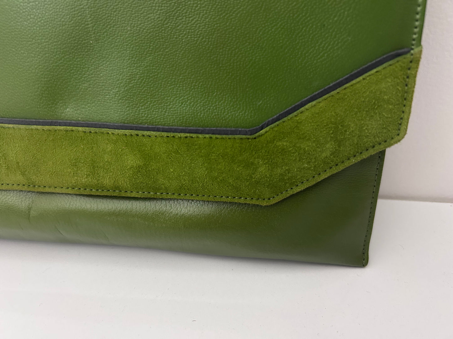 Vintage 1980s JACQUES VERT Green Leather & Suede Trim Envelope Style Clutch Bag