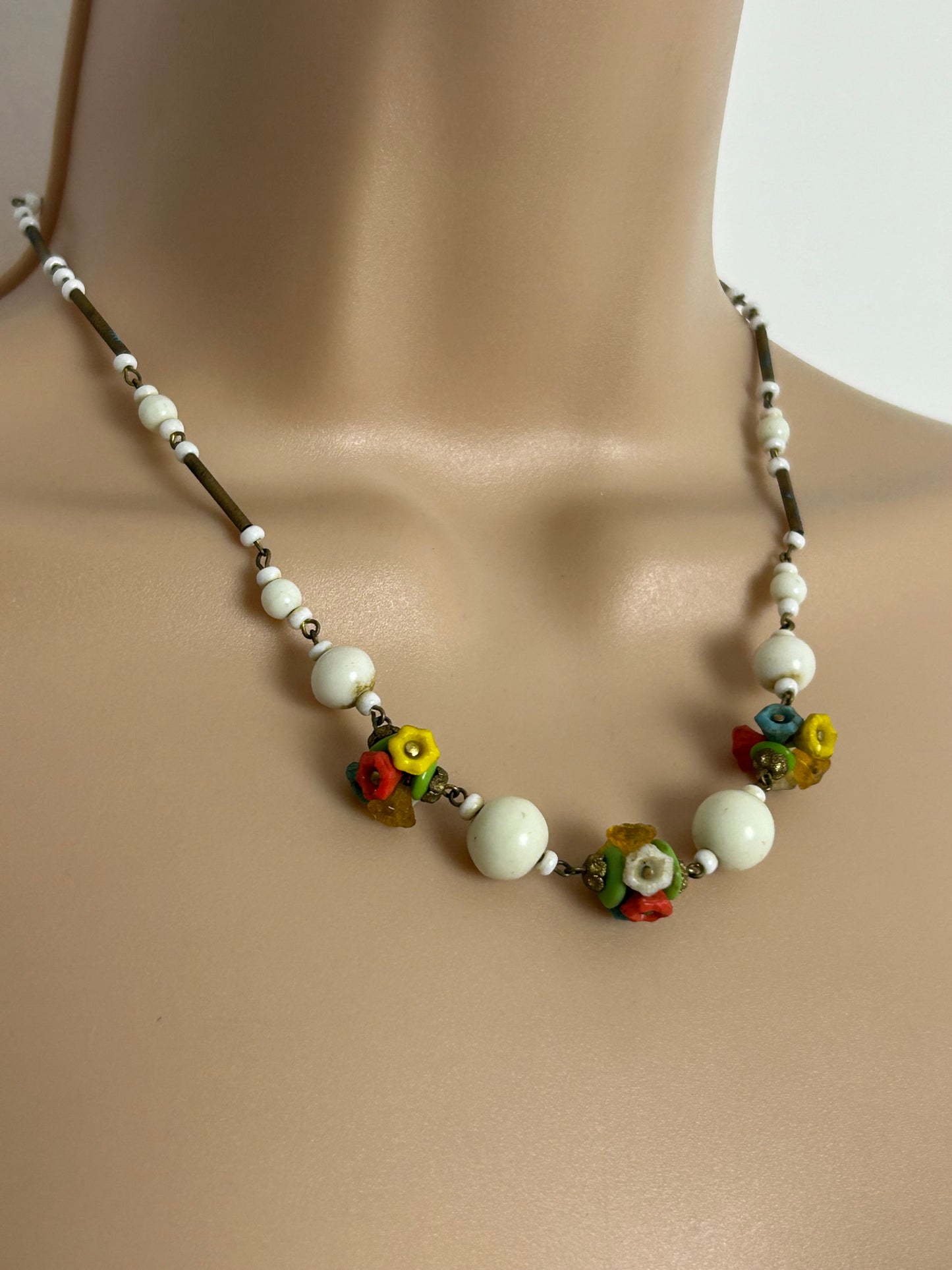 Vintage Pretty White Czech Milk Glass & Flower Detail Dark Gold Tone Necklace