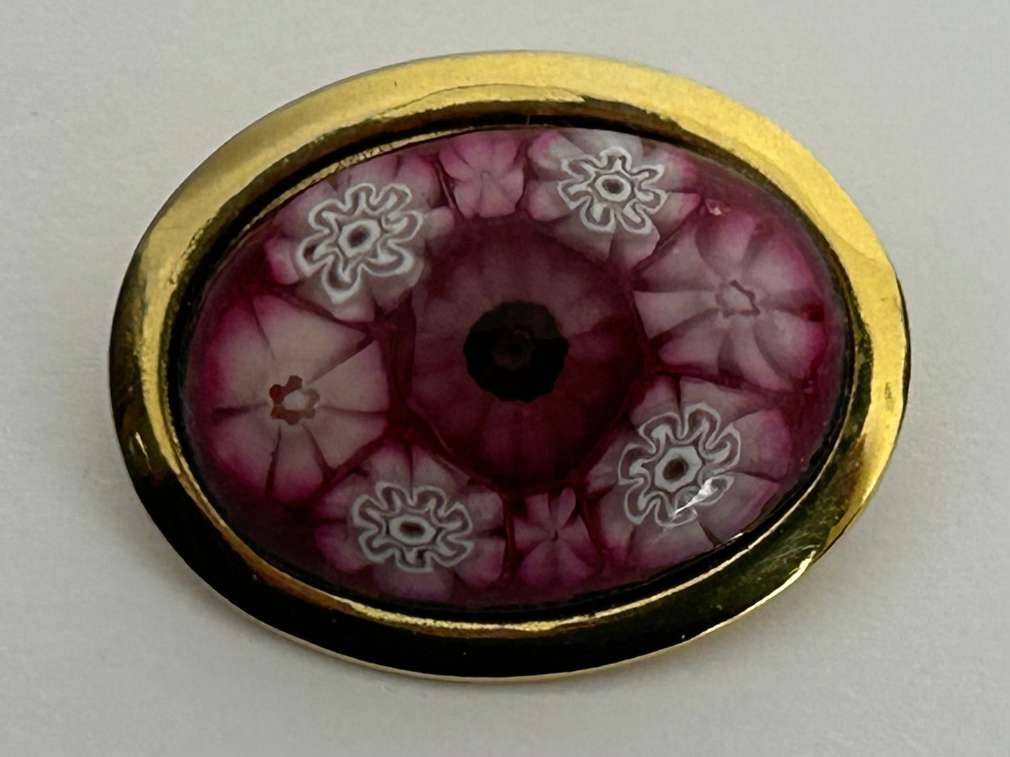 Vintage Pretty Little Gold Tone Pink & White Millefiori Oval Pin Brooch