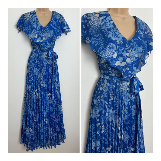 Vintage 1970s Size 6 Pretty Blue Floral Pleated Belted Cape Sleeve Maxi Dress