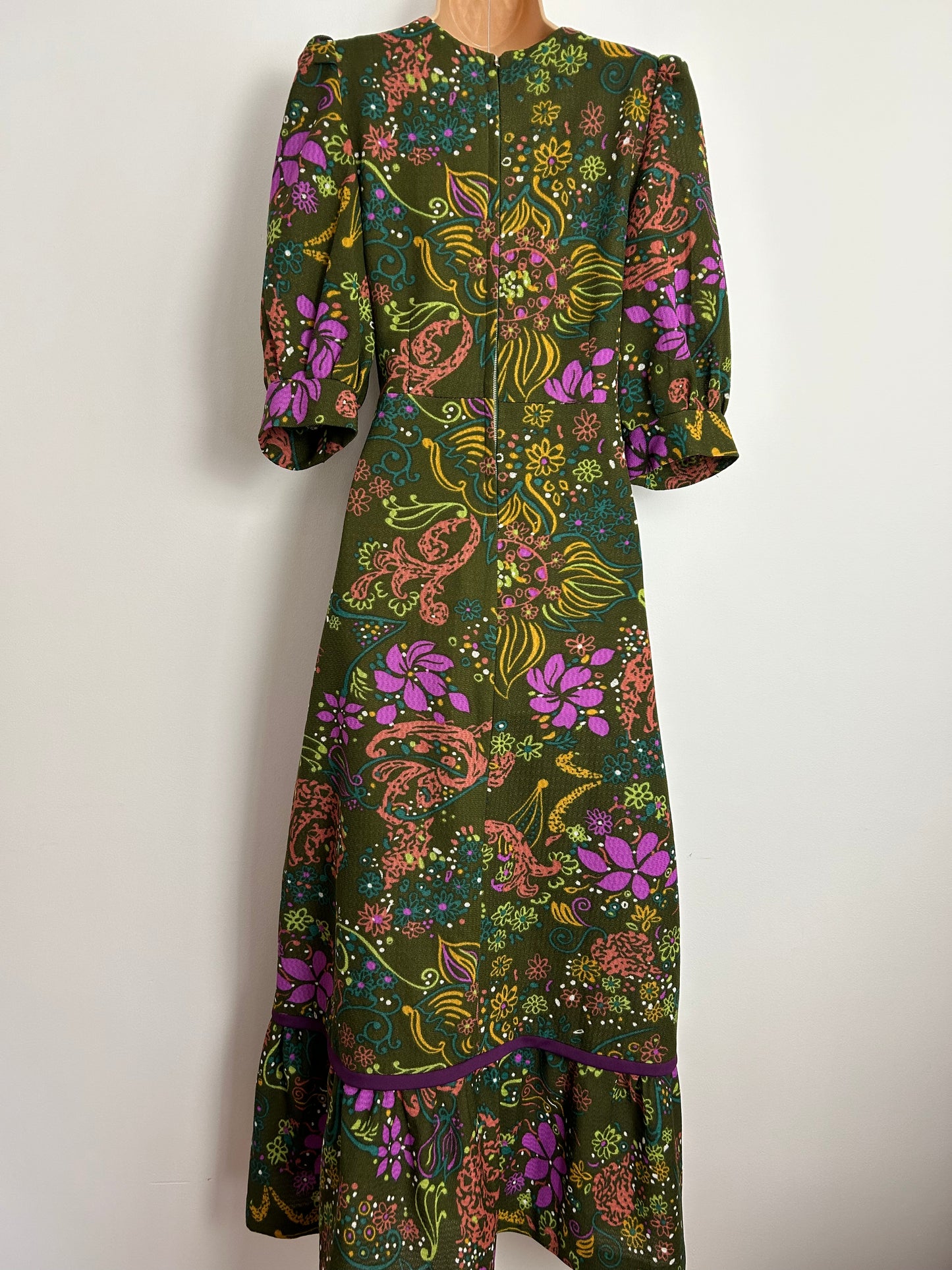 Vintage 1970s SUSAN KATE UK Size 12 Dark Green Purple & Rusty Orange Floral Print Lace Up Front Boho Maxi Dress