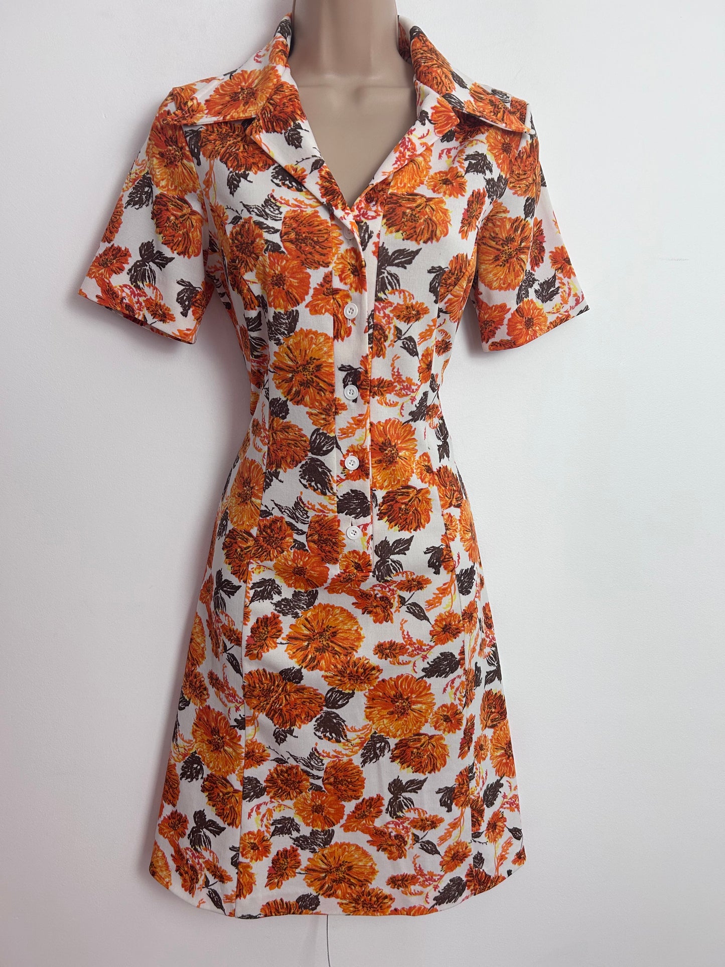 Vintage 1960s UK Size 10-12 White Orange & Brown Floral Print Short Sleeve Mod Shift Dress