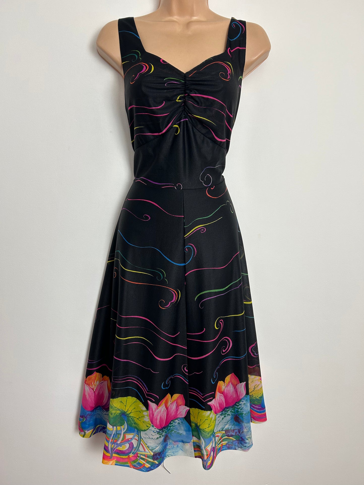 Vintage Late 1970s/Early 1980s UK Size 10-12 Black Pink Green Blue Swirl & Water Lily/Lily Pads Print Dress