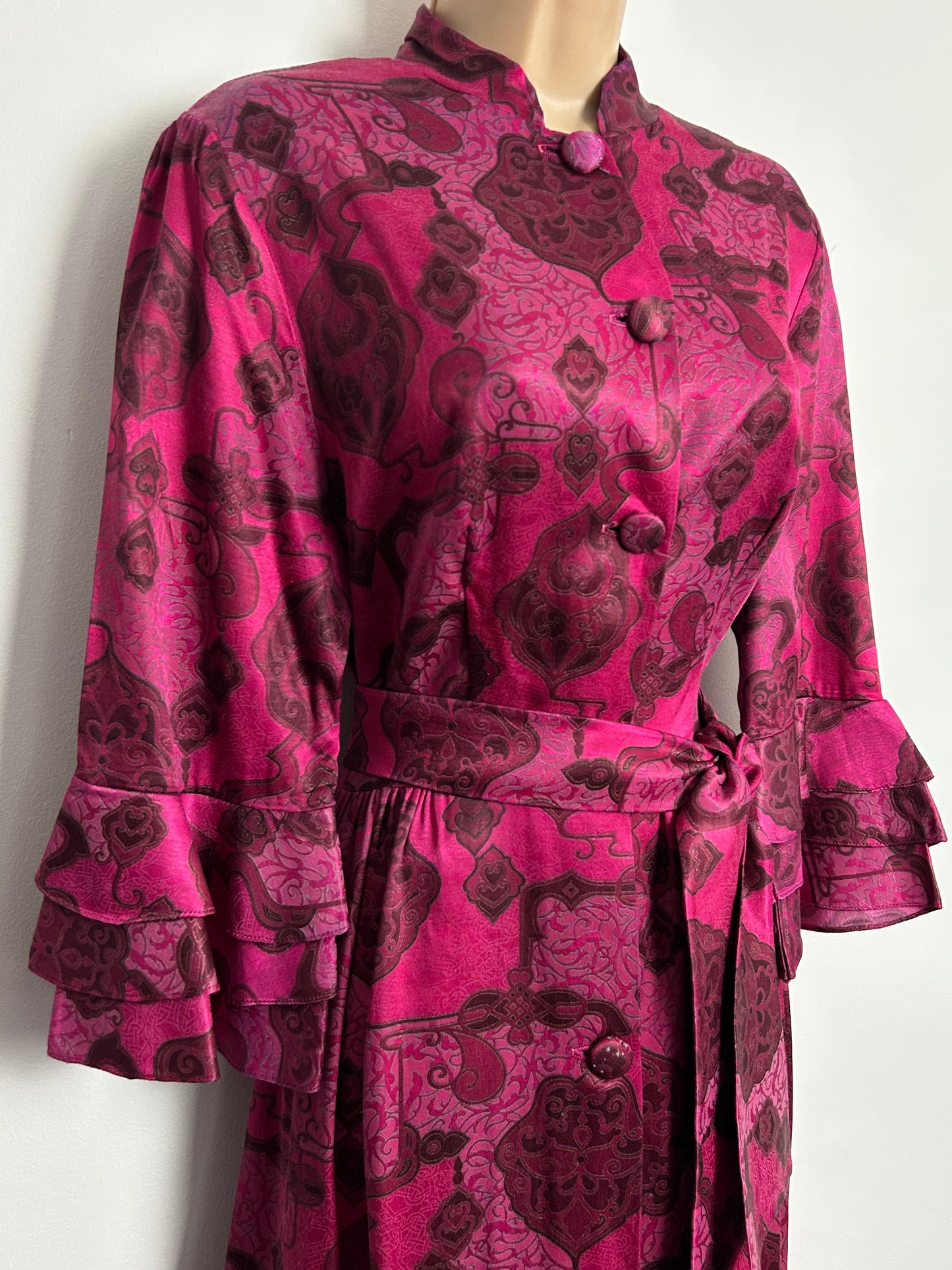 Vintage Early 1970s GLEN ABBEY Size 12-14 Dark Pink Tones Nouveau Scarf Print Satin Feel Belted Midi Dress