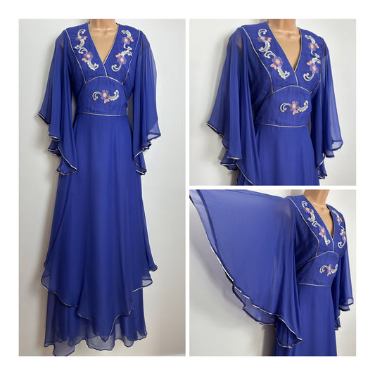 Vintage 1970s VERA MONT Size 8-10 Purple Crepe Chiffon Floral Applique Flutter Sleeve Occasion Dress