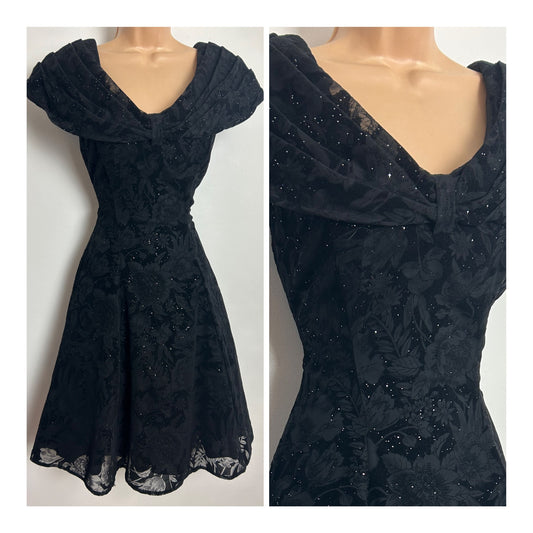 Vintage 1980s C&A Size 8 Black Floral Velvet Flocked Glittery Xmas Party Prom Evening Dress