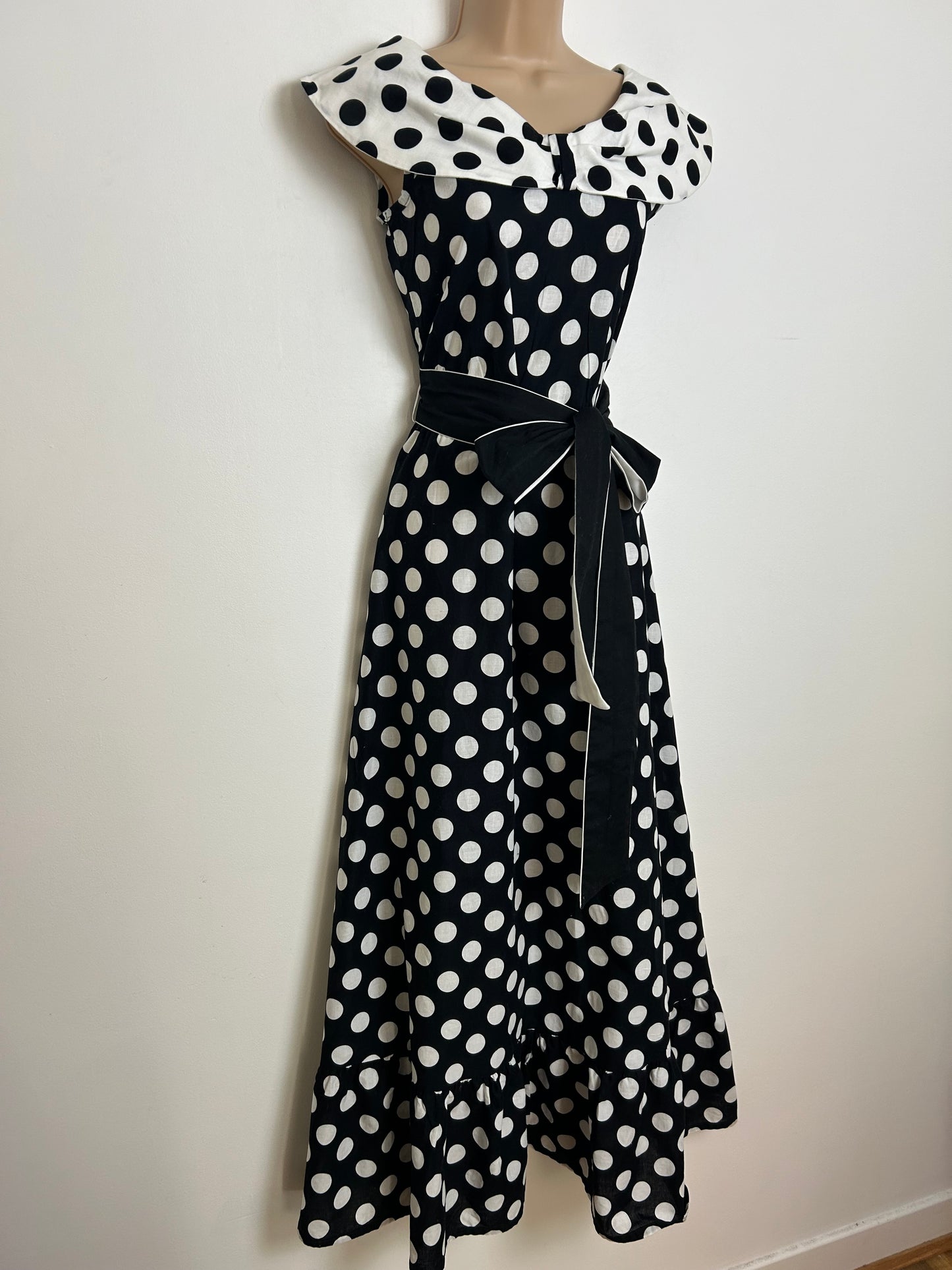 Vintage Early 1980s Size 8 Black & White Spot Print Bardot Style Belted Cotton Summer Maxi Dress
