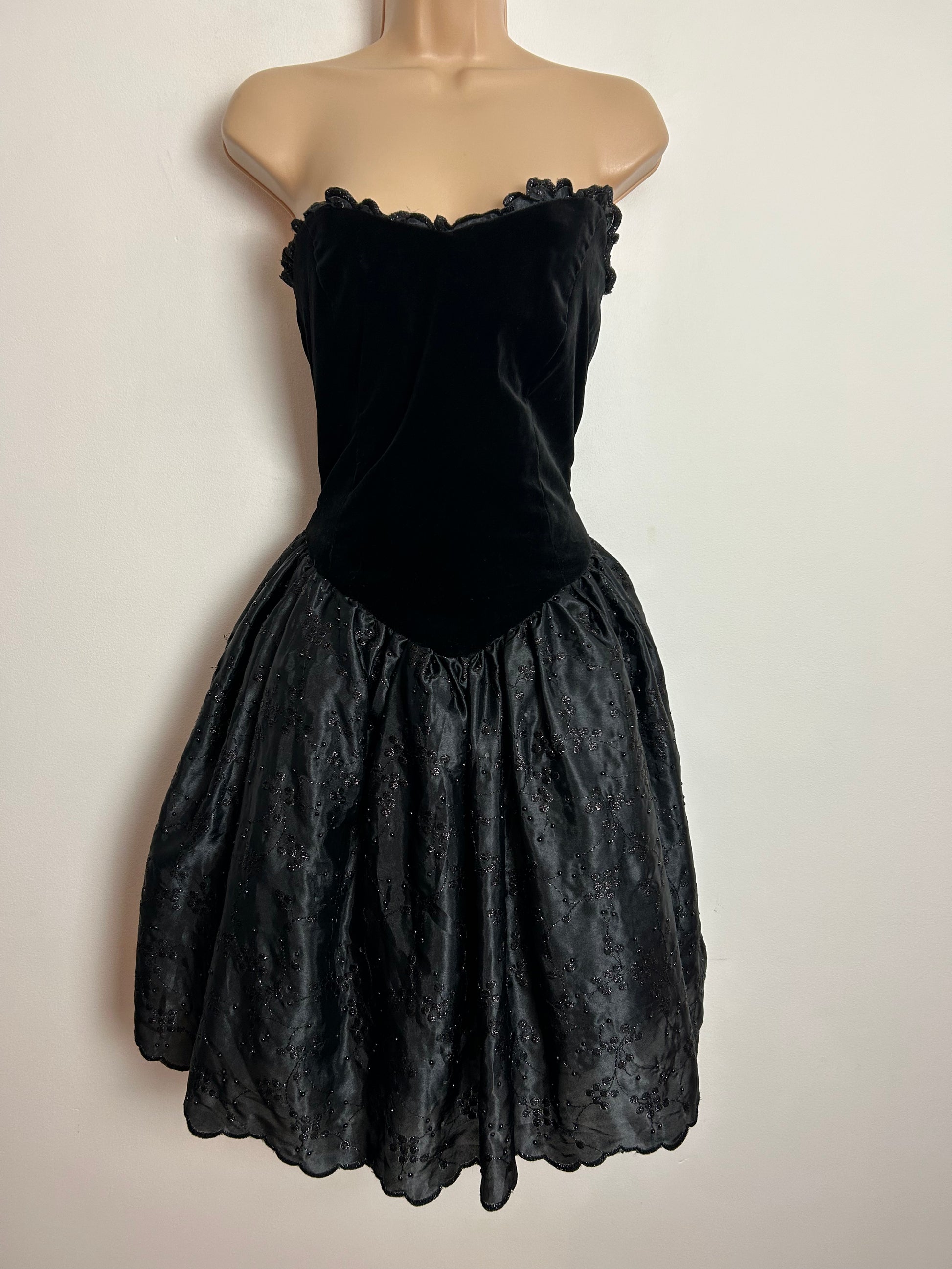 Vintage 1980s GOWNS BY CAROL CALDWELL UK Size 8 Strapless Black Velvet ...