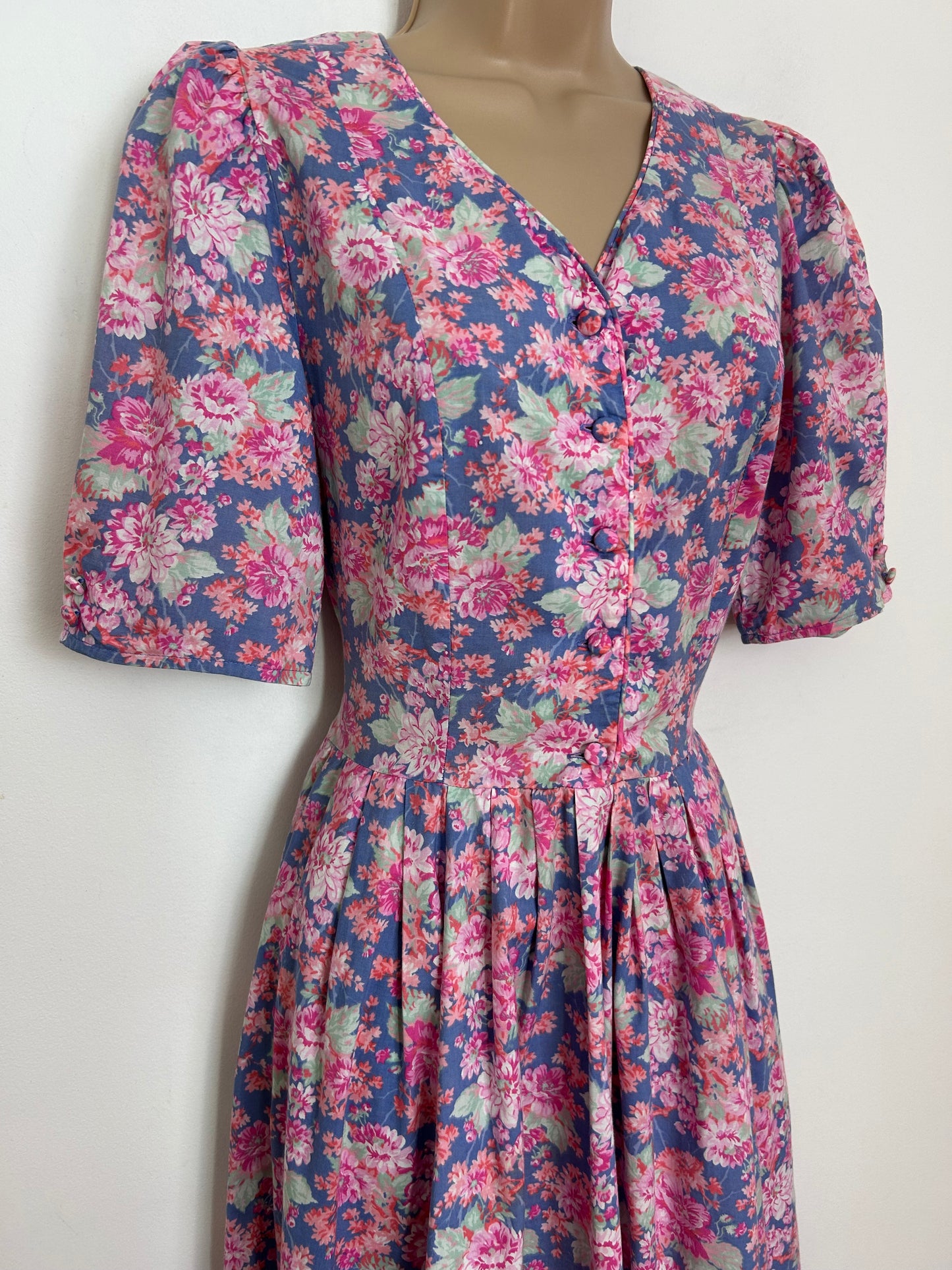 Vintage 1980s LAURA ASHLEY UK Size 10 (Size 14 On Label) Pretty Blue & Pink Tones Floral Print Cotton Tea Dress