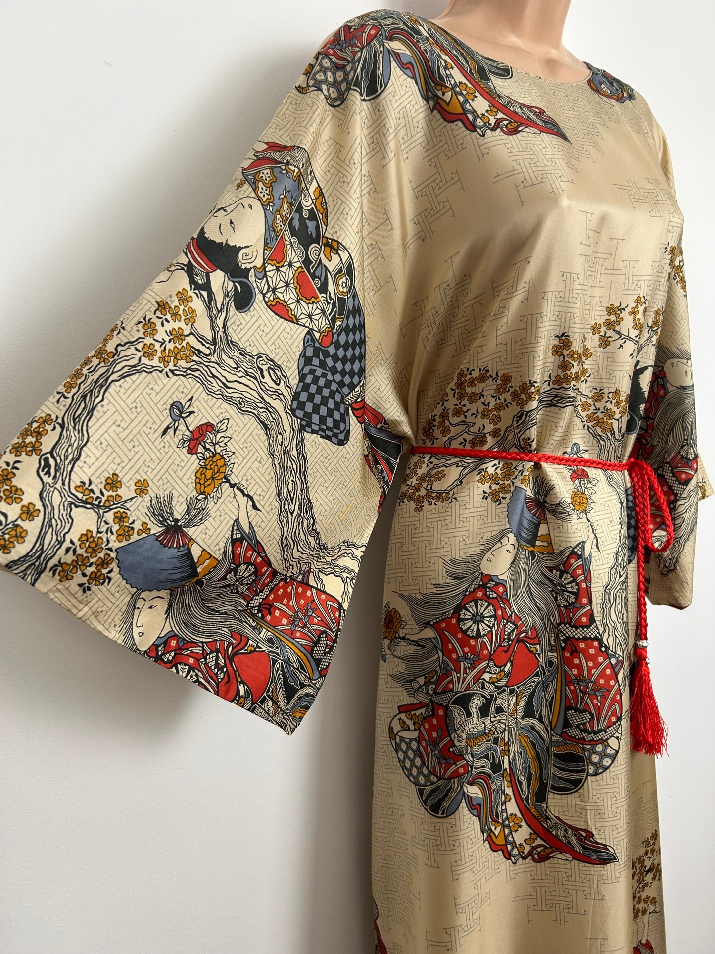 Vintage 1970s Rare SILHOUETTE SCENE SETTERS Size 12-14 Beautiful Silky Japanese Geish Girl Print Katan Maxi Dress