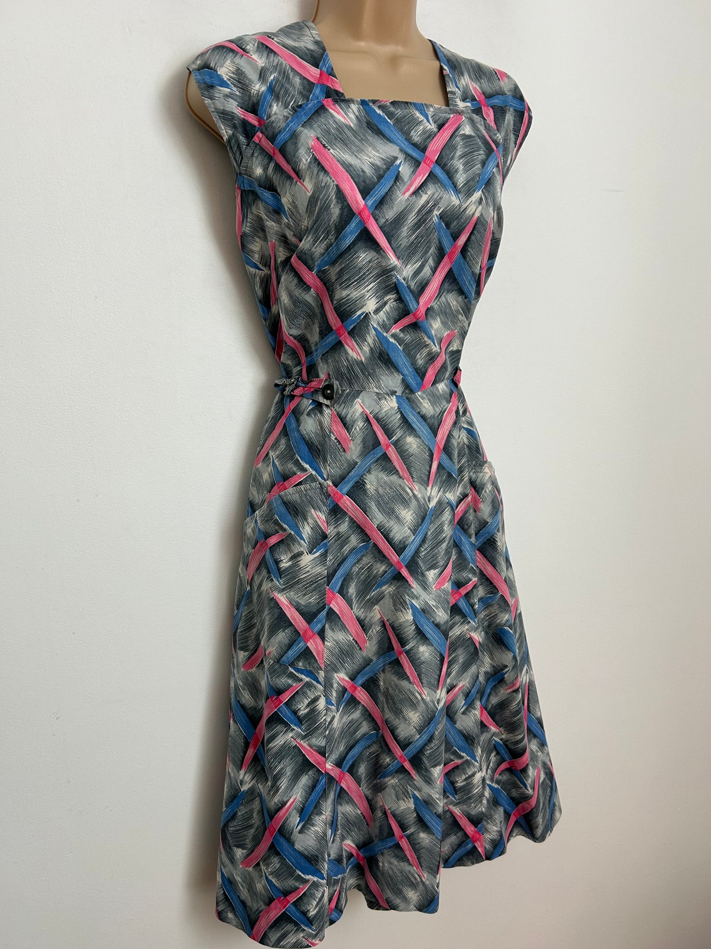 Vintage 1950s Size 10 Grey Pink & Blue Check Print Cotton Wrap Day Dress