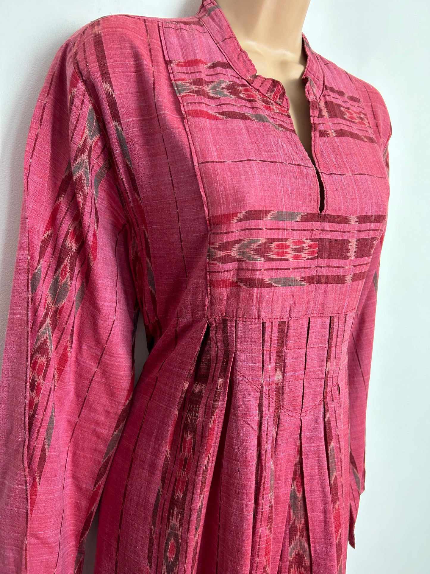 Vintage 1970s UK Size 8-10 Raspberry Pink Abstract Stripe Print Long Sleeve Pleated Tie Back Kaftan Style Cotton Maxi Dress