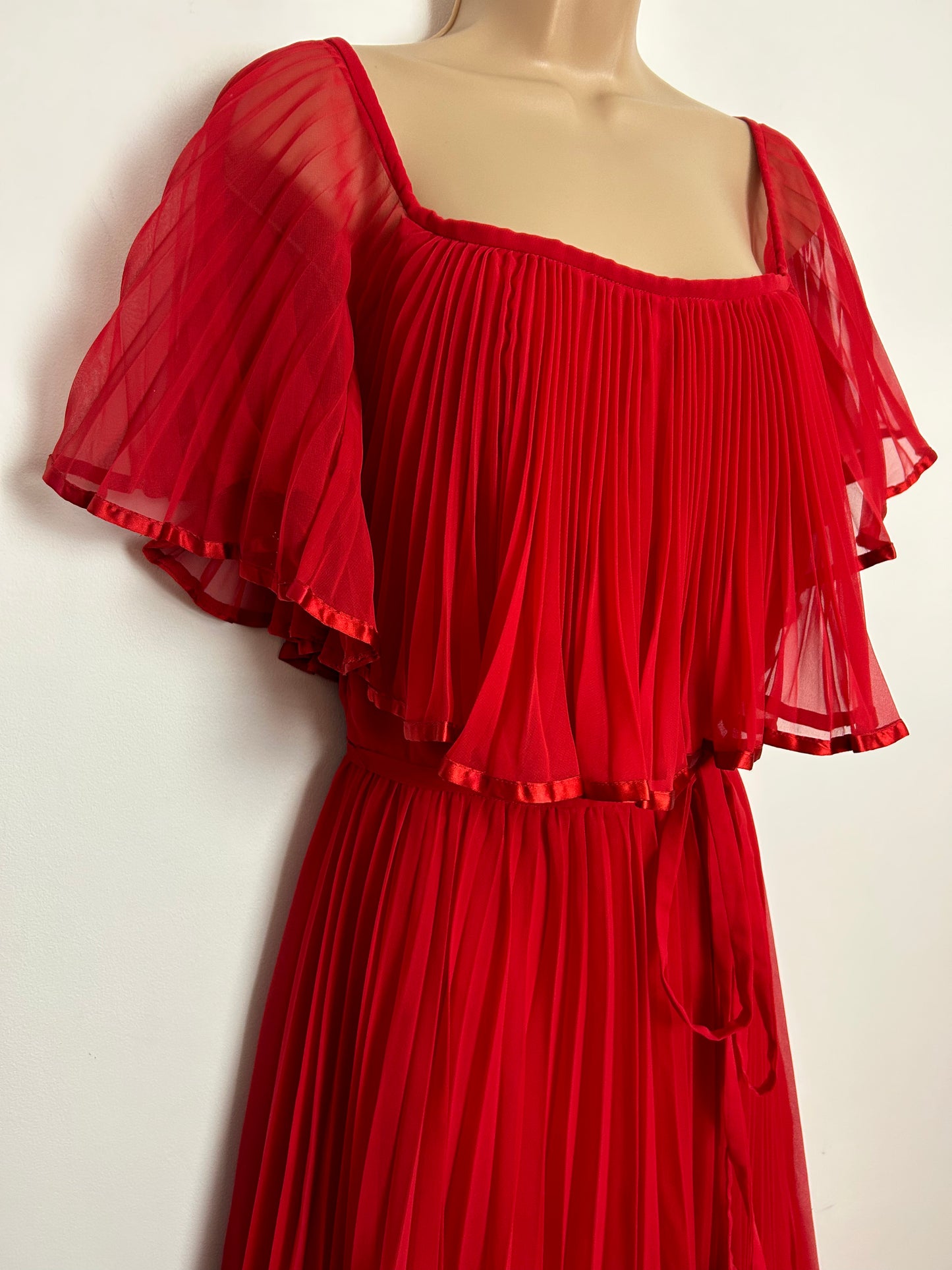 Vintage 1970s DP GOWNS BY CHRISTINA STAMBOLIAN UK Size 8 Red Pleated Belted Layered Occasion Dress