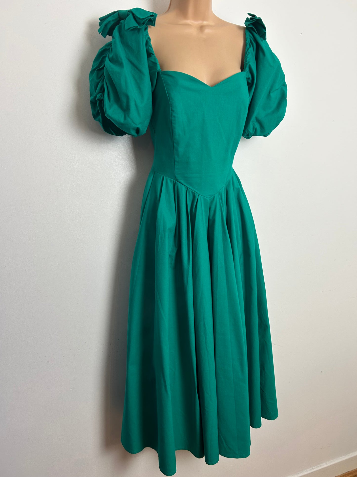 Vintage 1980s LAURA ASHLEY Size 6 (Size 12 On Label) Emerald Green Puff Sleeve Bow Detail Princess Ballgown