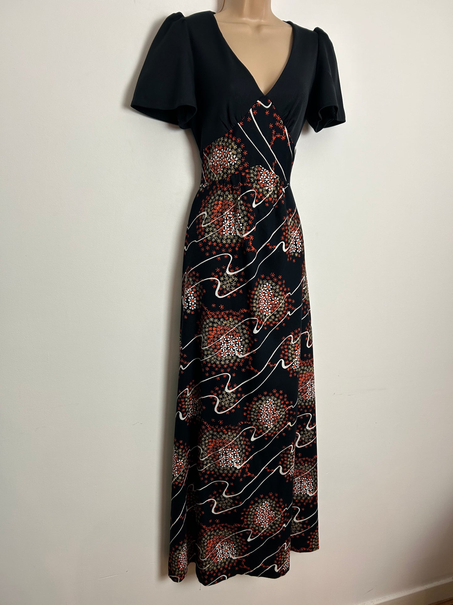 Vintage 1970s UK Size 8 Black Orange & White Floral Print Short Sleeve Tie Back Boho Maxi Dress