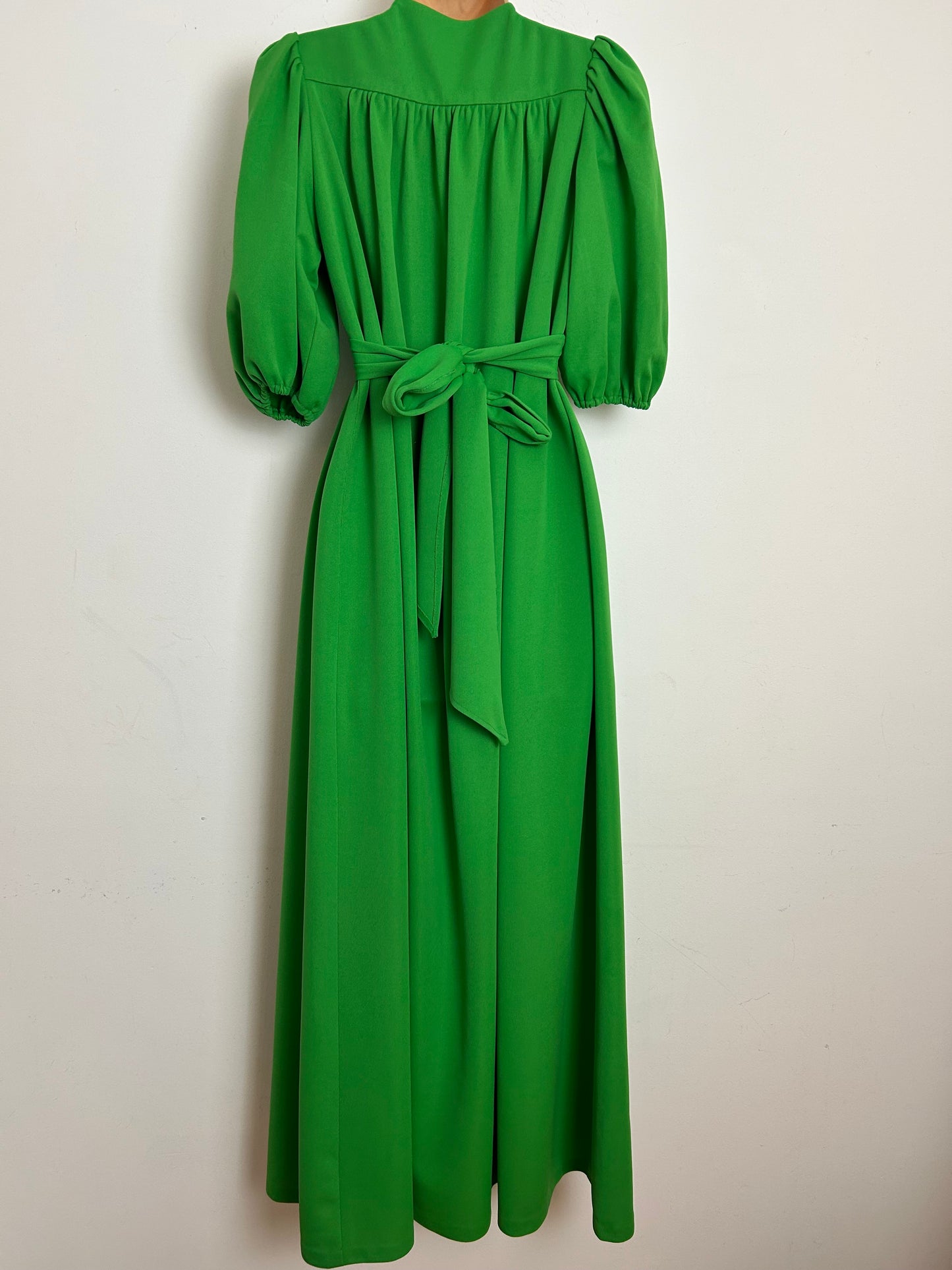 Vintage 1970s Size 12-14 Green Mid Length Sleeve Tie Back Maxi Dress