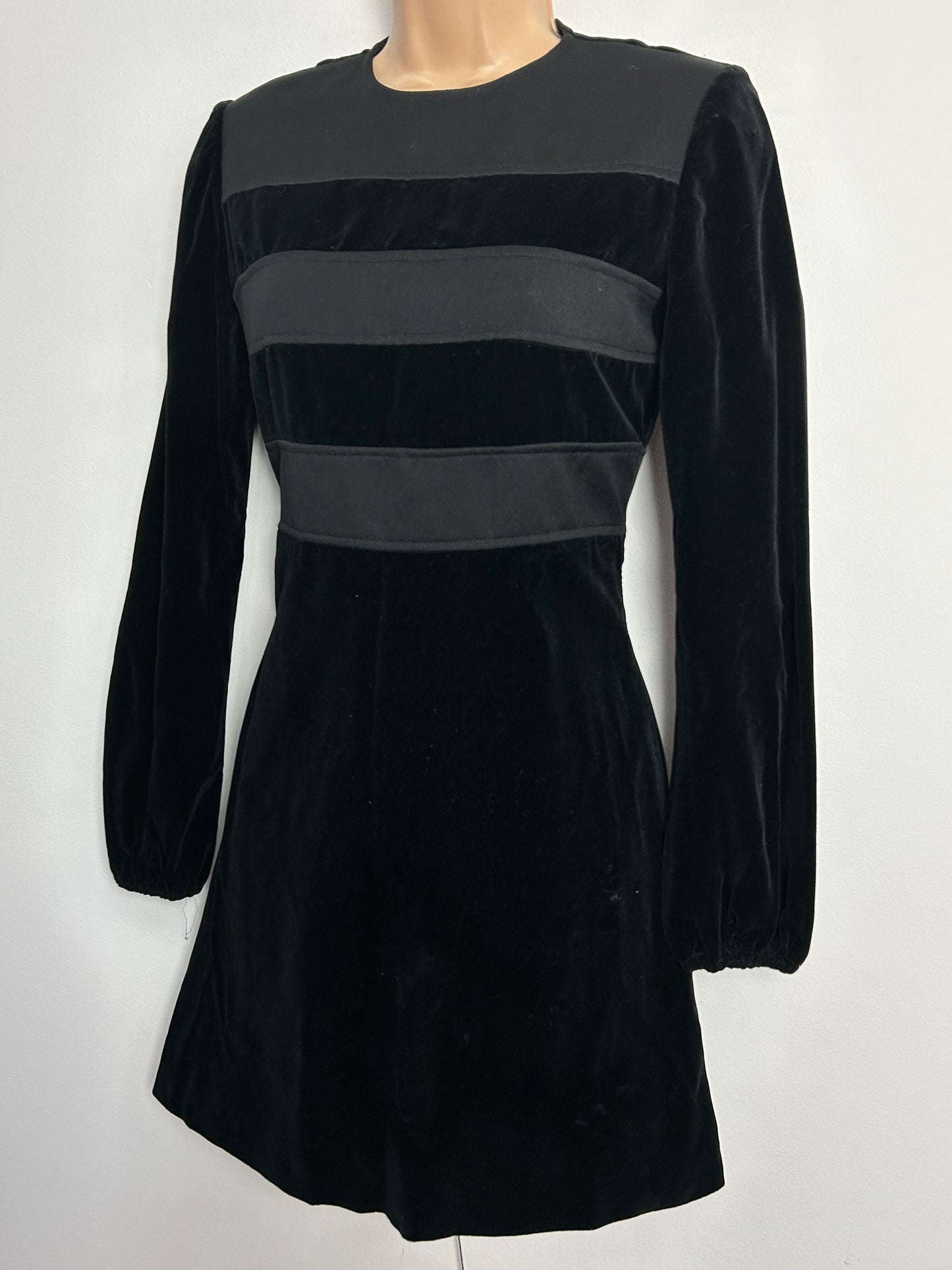 Vintage 1960s BETTY BARCLAY UK Size 6 Black Velvet Panel Detail Mini Mod Dress