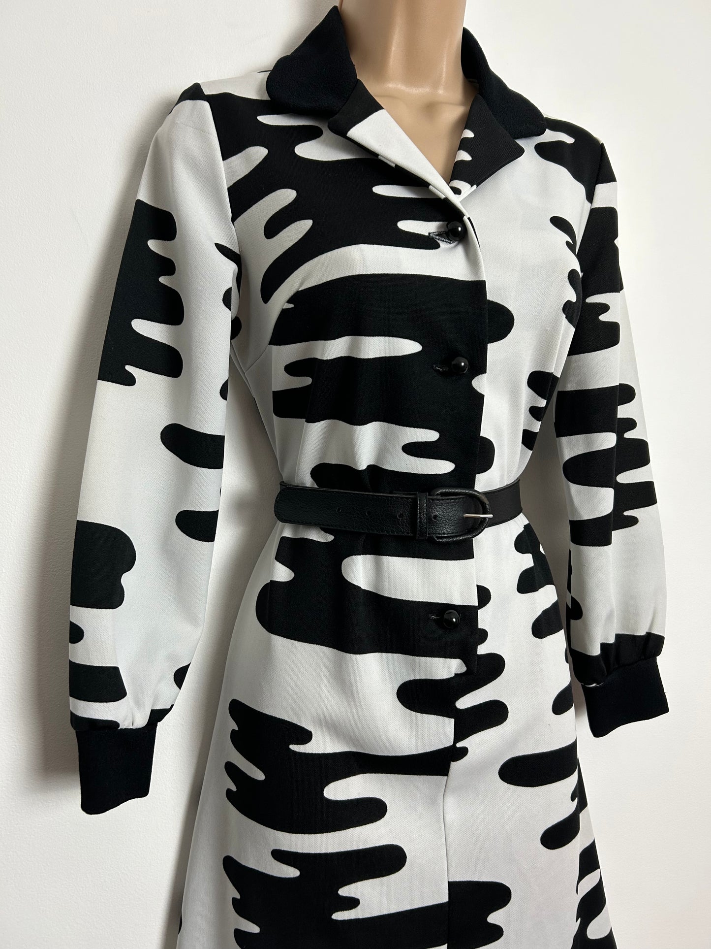 Vintage 1970s BLEEKER STREET UK Size 10 Black & White Abstract Print Long Sleeve Belted Dress