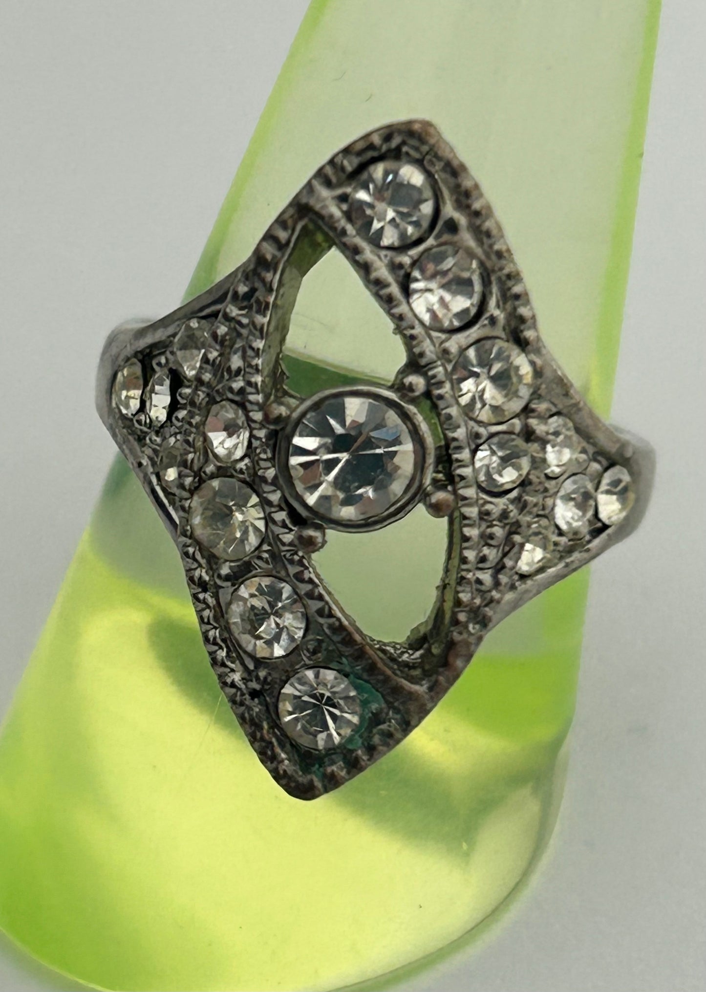 Vintage Beautiful Silver Tone Diamante Set Cocktail Ring Size P