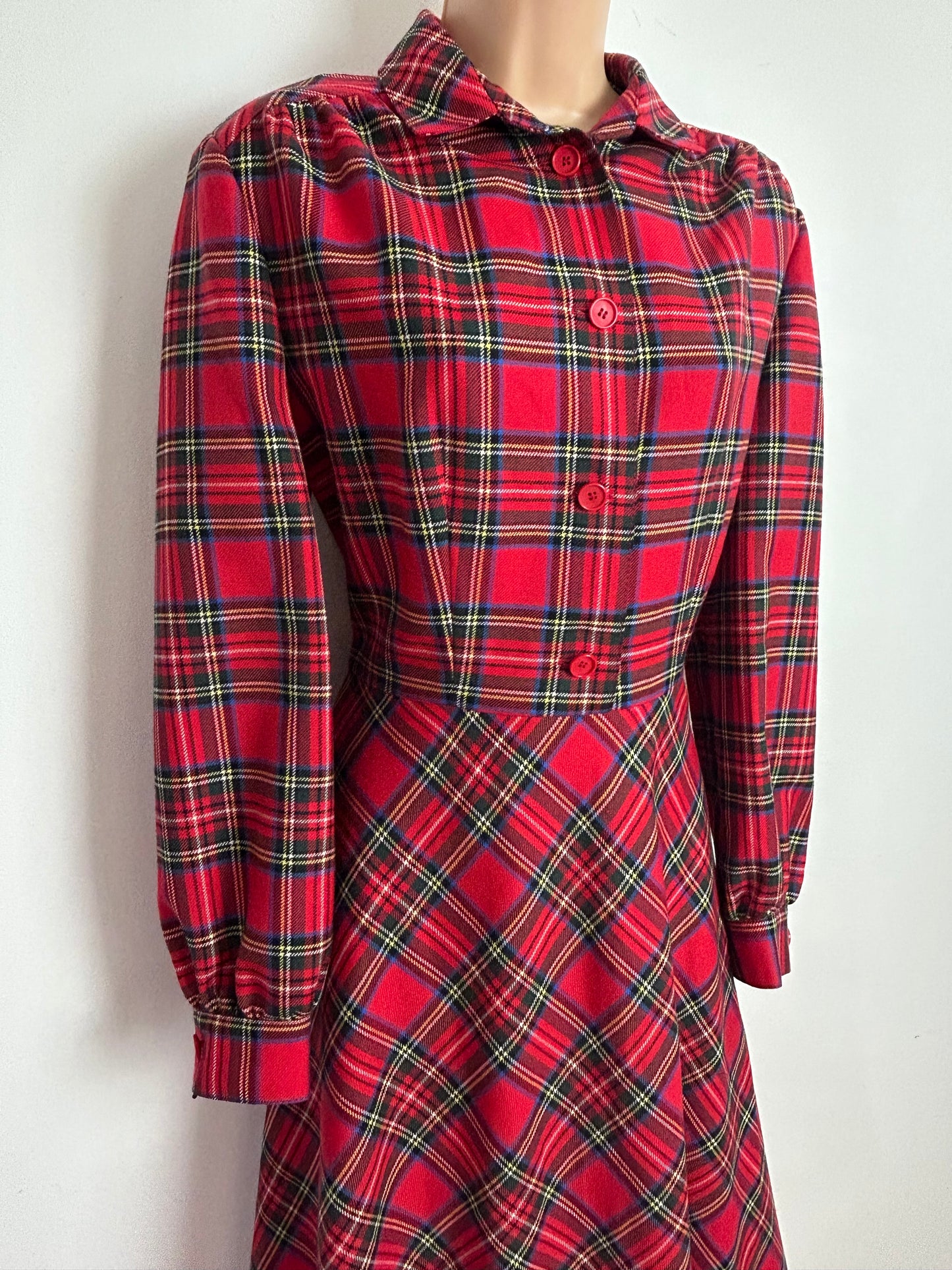 Vintage 1970s Size 14 red green & yellow tartan check long sleeve fit & flare wool dress