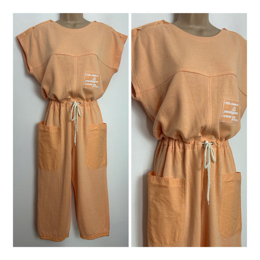 Vintage 1980s GRASSHOPPERS Size 12-14 Peach Short Cap Sleeve Draw Tie Cropped Casual Jumpsuit