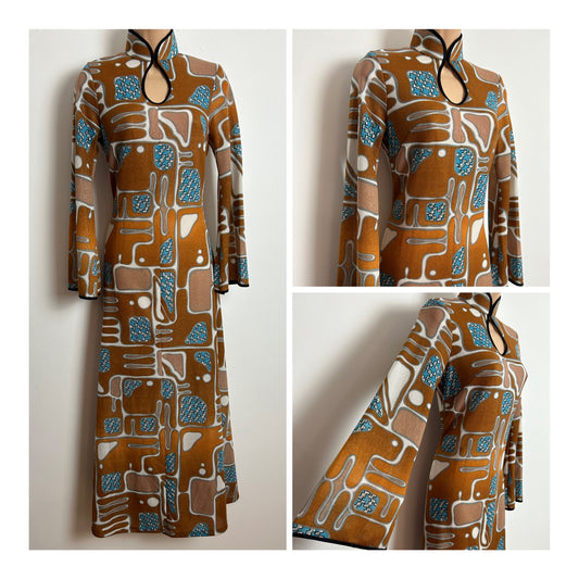 Vintage 1970s JACQUALIN PARIS Size 8-10 Tan Brown White & Blue Abstract print Long Sleeve Maxi Dress