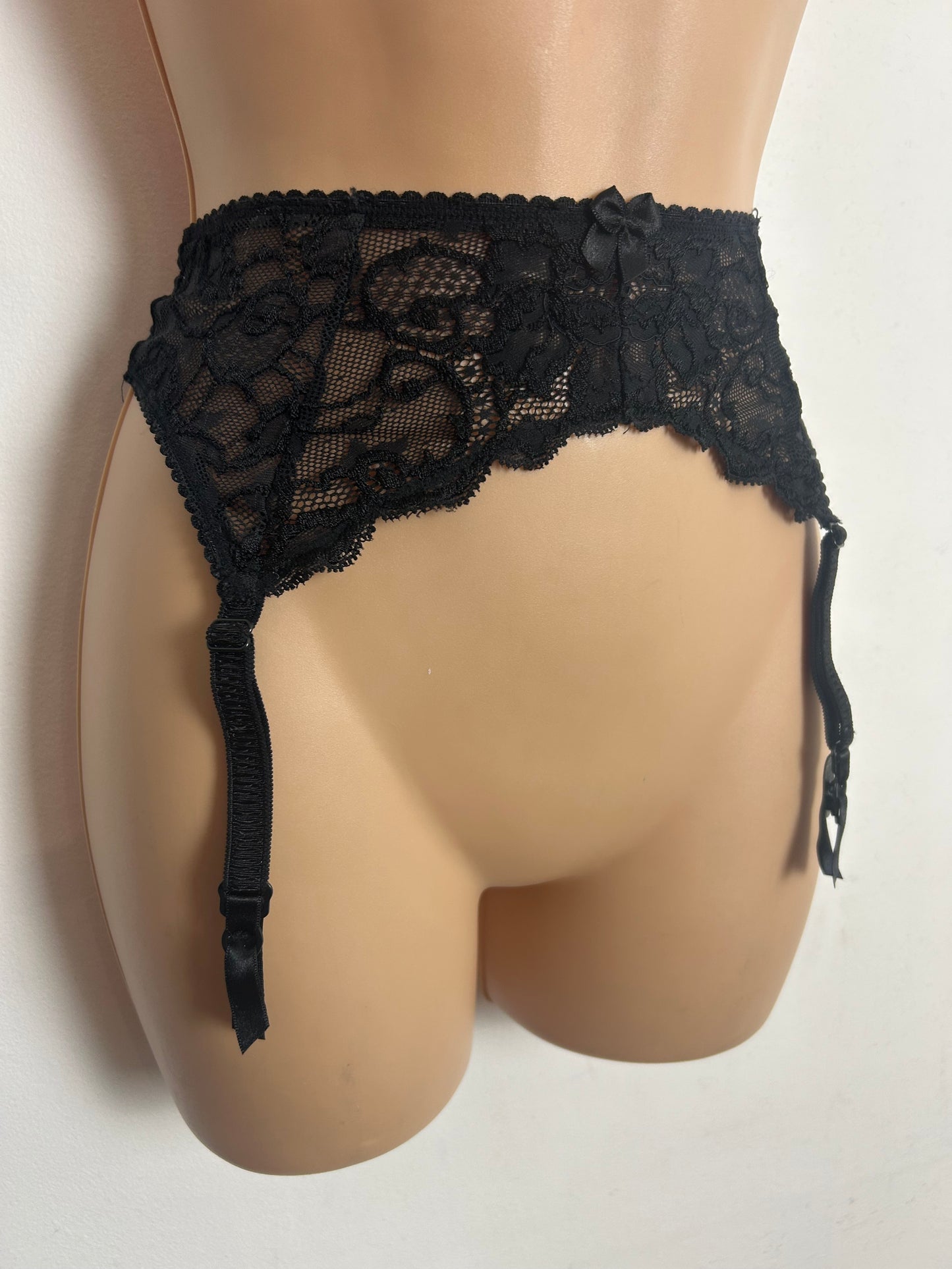 Vintage 1980s BHS Size 12-14 Black Lace Suspender Belt