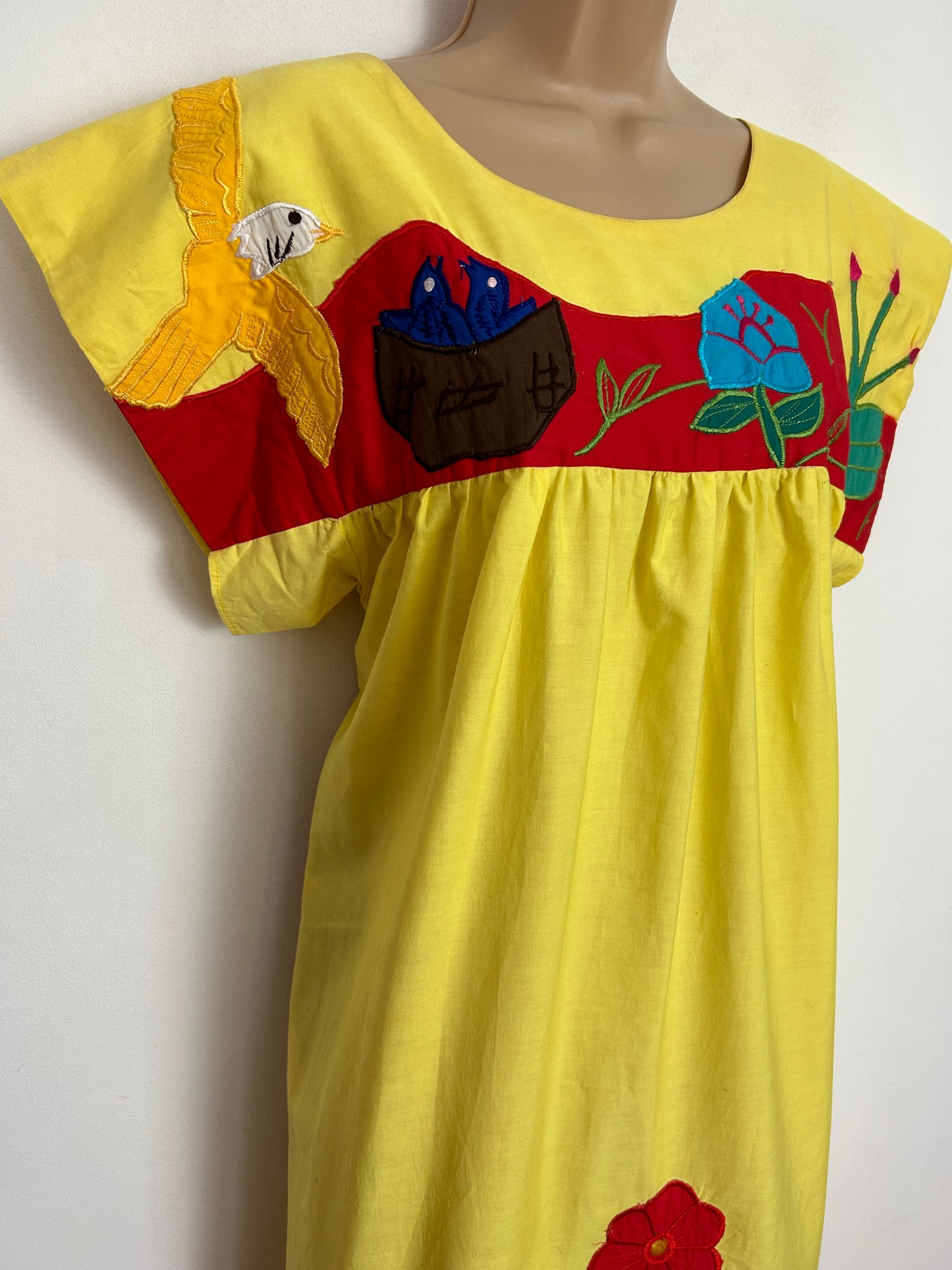 Vintage 1970s Up To Size 14 Mexican Oaxacan Yellow Flowers Cactus & Birds Applique Detail Short Sleeve Cotton Tunic Style Kaftan Smock Hippy Dress