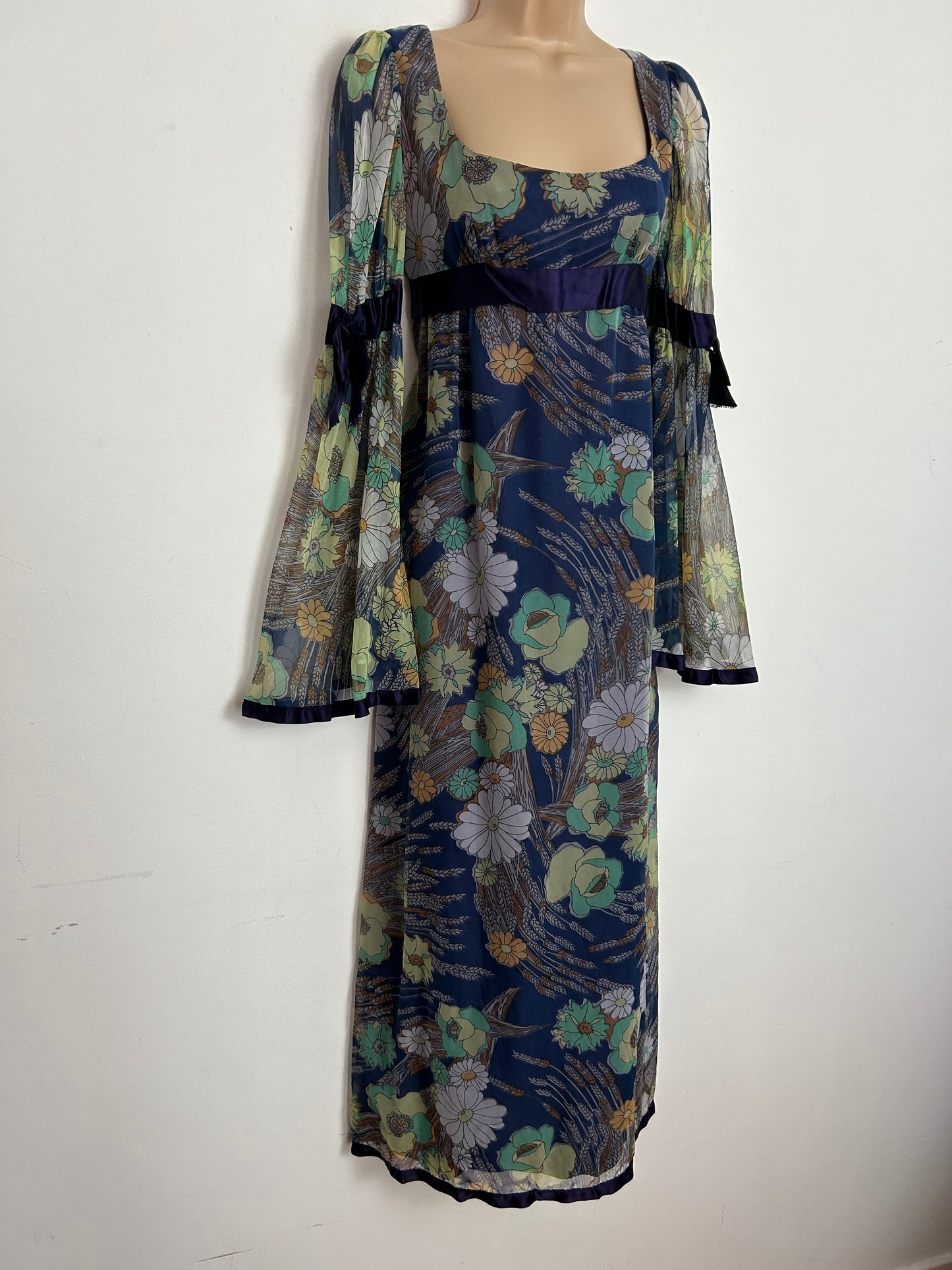 Vintage 1960s JEAN VARON UK Size 6 Navy Blue Floral Print Satin Bow Trim Flared Sleeves Boho Shorter Length Maxi Dress
