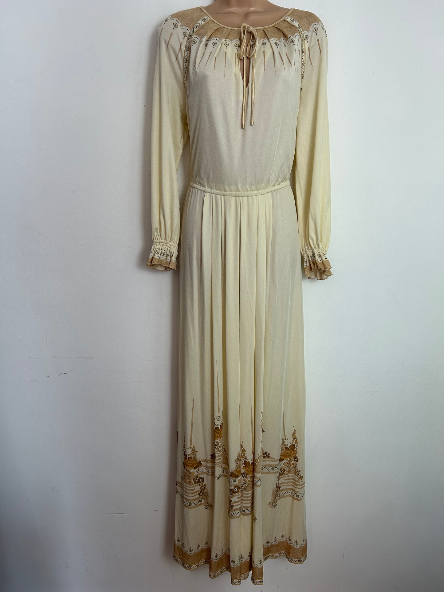 Vintage 1970s Approx UK Size 12-14 BEAUTIFUL Cream & Brown Floral Print Pleated Long Sleeve Boho Maxi Dress