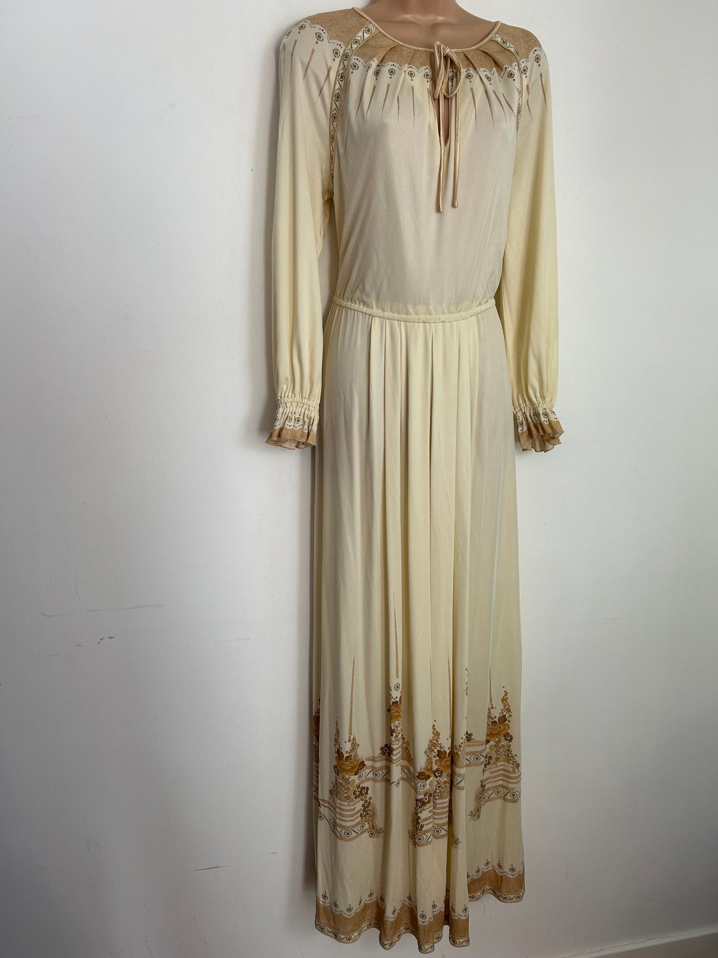 Vintage 1970s Approx UK Size 12-14 BEAUTIFUL Cream & Brown Floral Print Pleated Long Sleeve Boho Maxi Dress