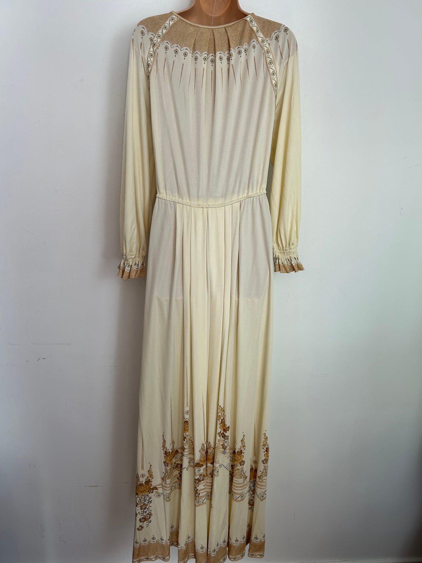 Vintage 1970s Approx UK Size 12-14 BEAUTIFUL Cream & Brown Floral Print Pleated Long Sleeve Boho Maxi Dress