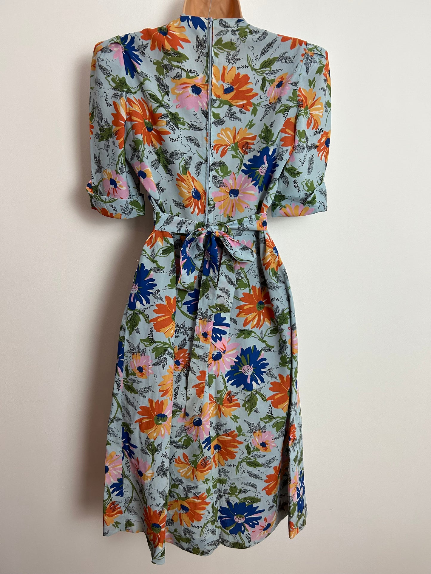 Vintage 1970s UK Size 8 Blue & Orange Floral Print Short Sleeve Tie Back Pleated Day Dress